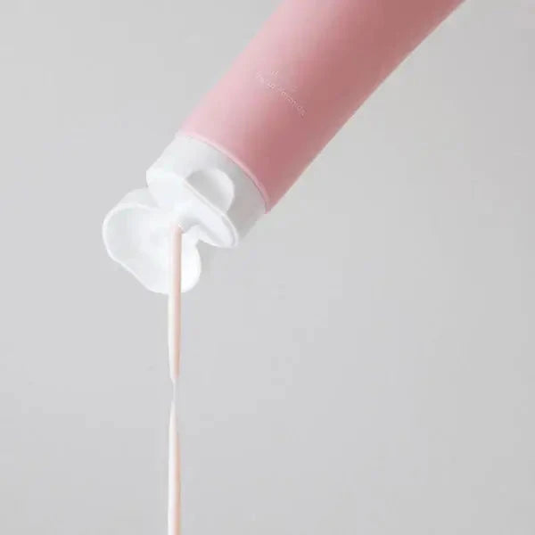 Krēmveida putiņas sejas mazgāšanai ar rozes ekstraktu Aromatica Reviving Rose Infusion Cream Cleanser