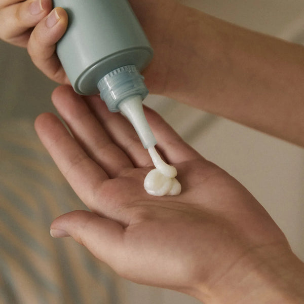 Šampūns–skrubis ar rozmarīnu Aromatica Rosemary Salt Scrub Shampoo