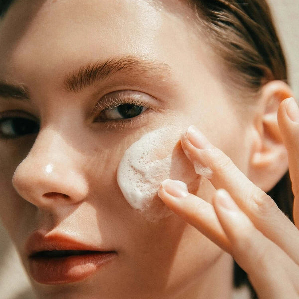 Organiskās tējas koka putas taukainai ādai Aromatica Tea Tree Balancing Foaming Cleanser