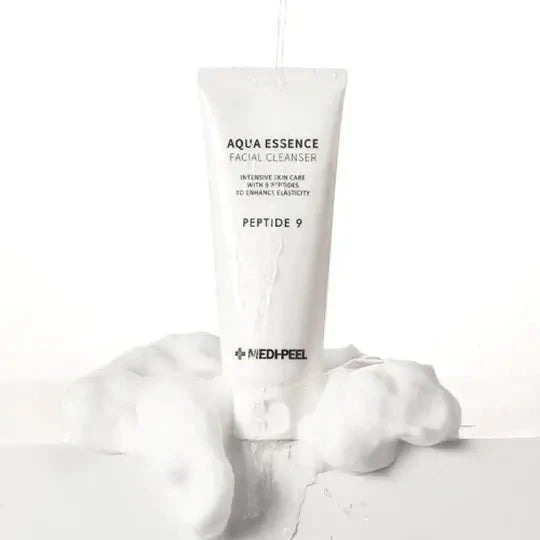 Mitrinošas putiņas sejas mazgāšanai ar peptīdiem Medi-Peel Peptide 9 Aqua Essence Facial Cleanser
