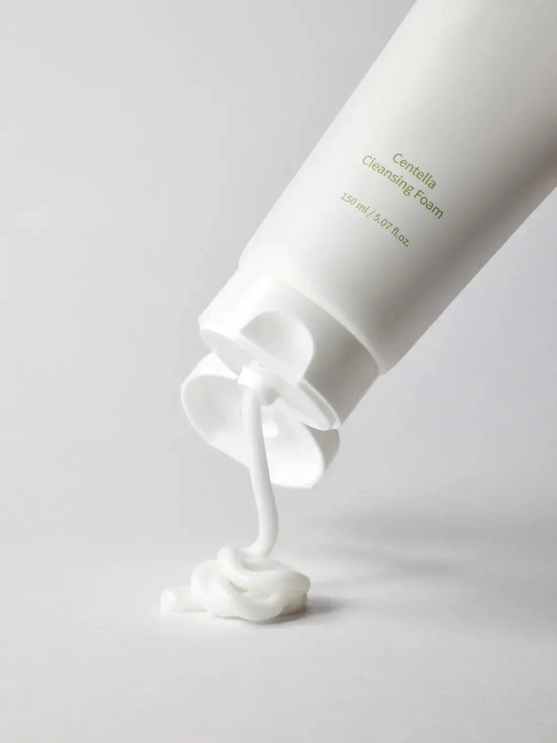 Putiņas ar Āzijas centellu Mixsoon Centella Cleansing Foam