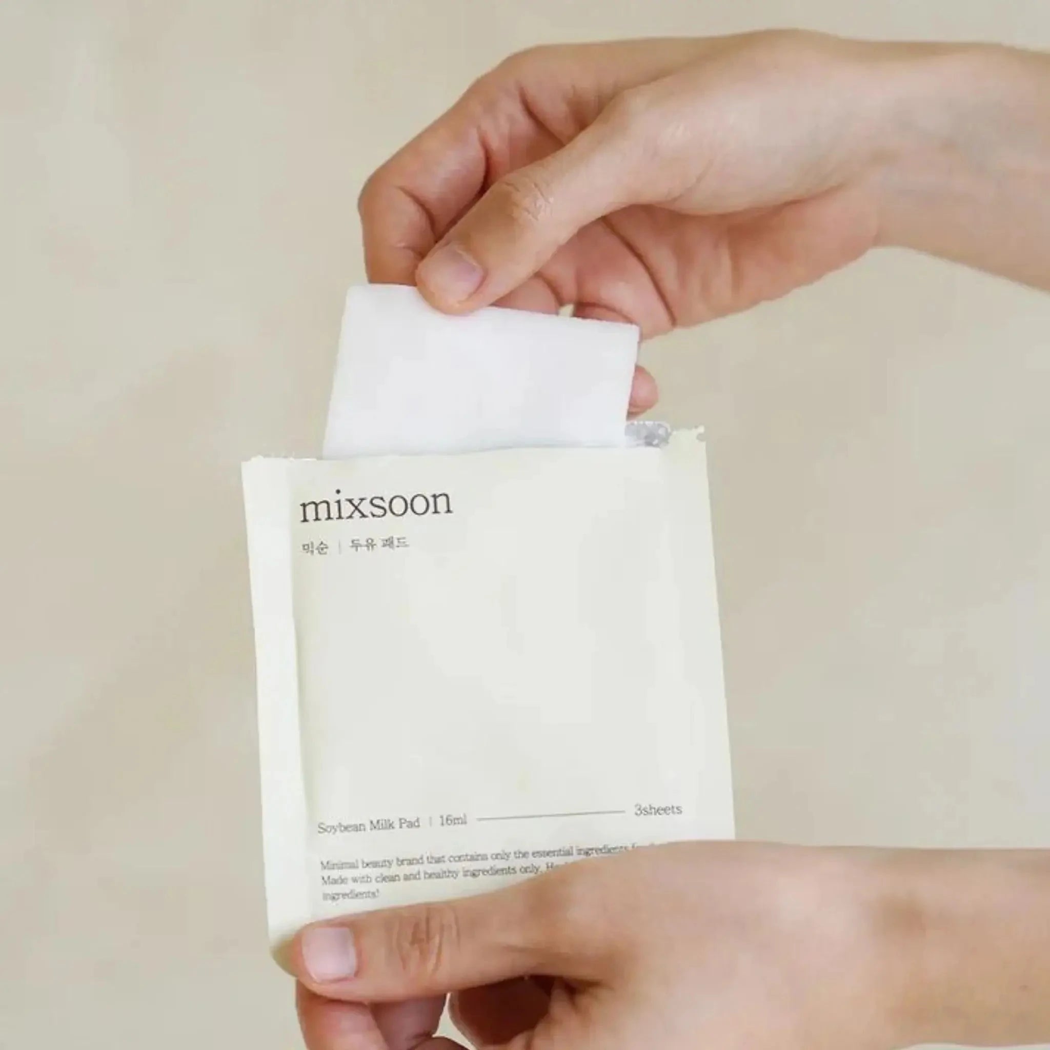 Mitrinošie spilventiņi sejai ar sojas ekstraktu Mixsoon Soybean Milk Pad