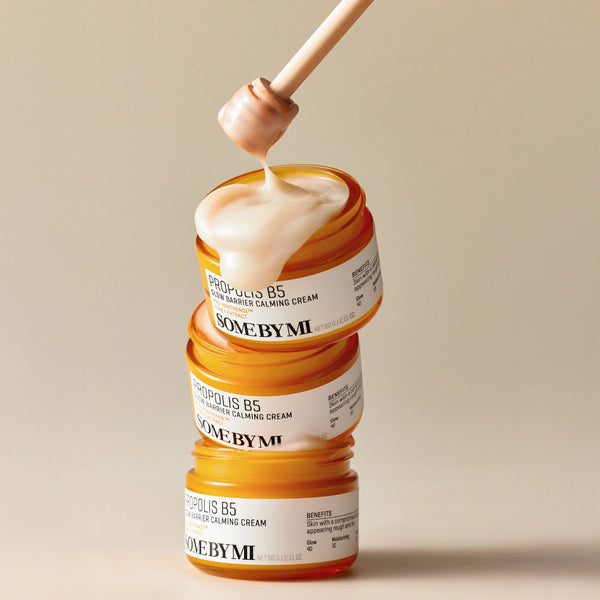 Nomierinošs krēms mirdzuma piešķiršanai ar propolisu Some By Mi Propolis B5 Glow Barrier Calming Cream